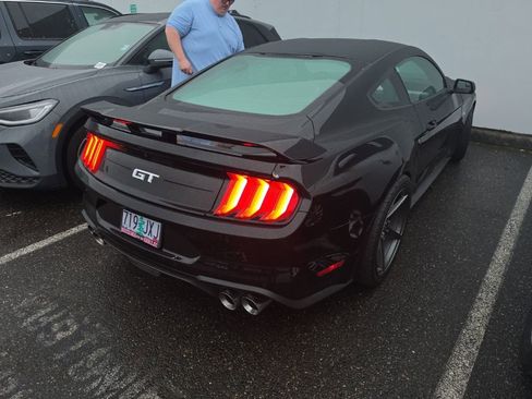 Used 2018 Ford Mustang GT image 3