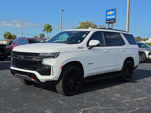 Certified 2022 Chevrolet Tahoe Z71 w/ Luxury Package AWD/4WD image 2