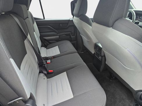 Used 2015 Jeep Grand Cherokee Overland AWD/4WD image 50