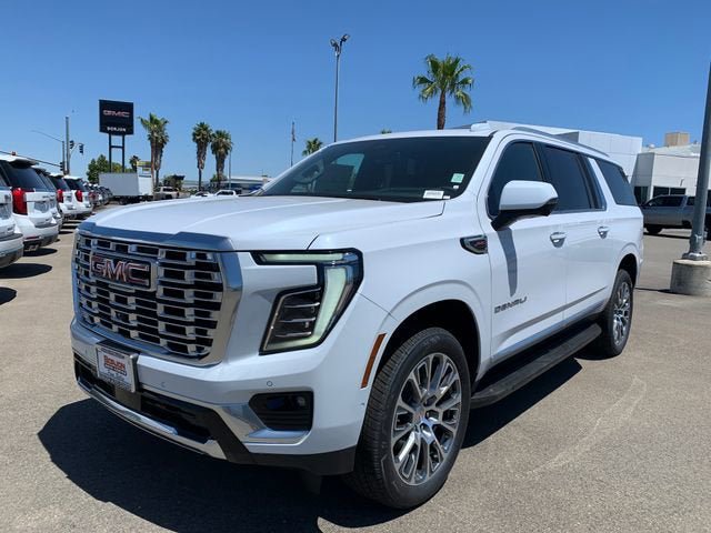 New 2026 GMC Yukon XL Denali AWD/4WD image 2