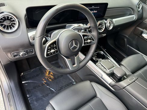 Certified 2022 Mercedes-Benz GLB 250 image 4