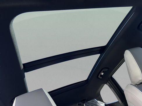 New 2026 BMW X1 xDrive28i w/ Technology Package image 32