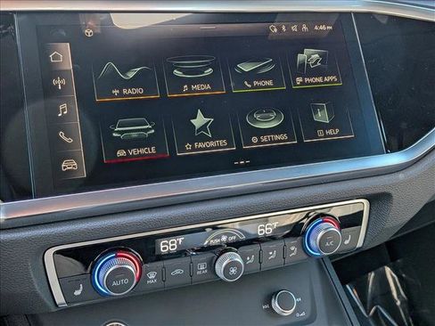 New 2025 Audi Q3 2.0T Premium image 11