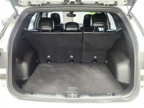 Used 2025 Jeep Compass Trailhawk image 14