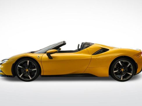 Used 2024 Ferrari SF90 Spider image 2