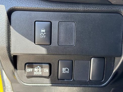 Used 2022 Toyota Tacoma SR5 w/ Technology Package RWD image 42