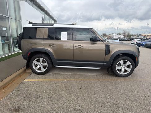 Used 2021 Land Rover Defender 110 SE image 4