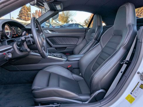 Used 2022 Porsche 911 Turbo S image 5