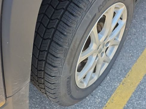 Used 2014 Jeep Cherokee Latitude w/ Comfort/Convenience Group AWD/4WD image 5
