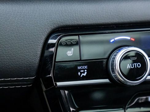 Used 2023 Honda Pilot Touring image 29