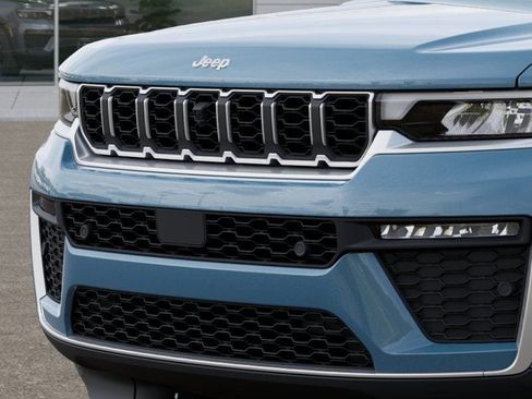 New 2026 Jeep Grand Cherokee Limited RWD image 11