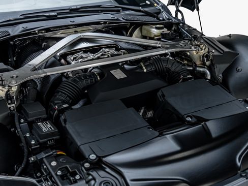 Used 2023 Aston Martin V8 Vantage Coupe RWD image 46