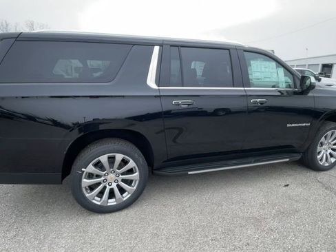 New 2025 Chevrolet Suburban Premier AWD/4WD image 2