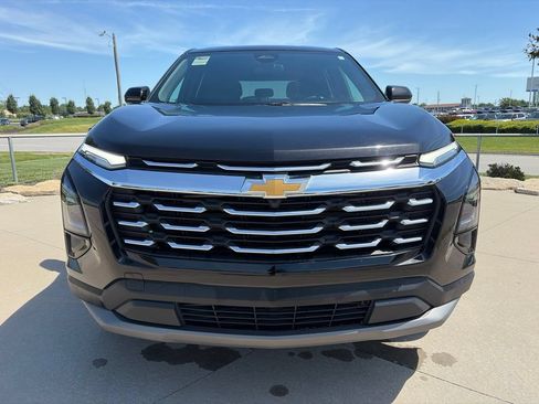 Used 2026 Chevrolet Equinox LT FWD image 3