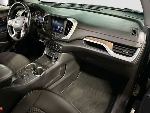 Used 2020 GMC Terrain SLE w/ Elevation Edition image 27