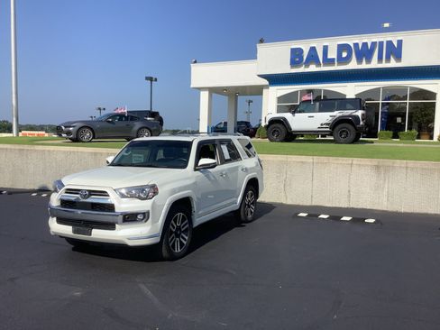 Used 2023 Toyota 4Runner Limited AWD/4WD image 3