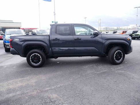 Used 2024 Toyota Tacoma TRD Off-Road image 20