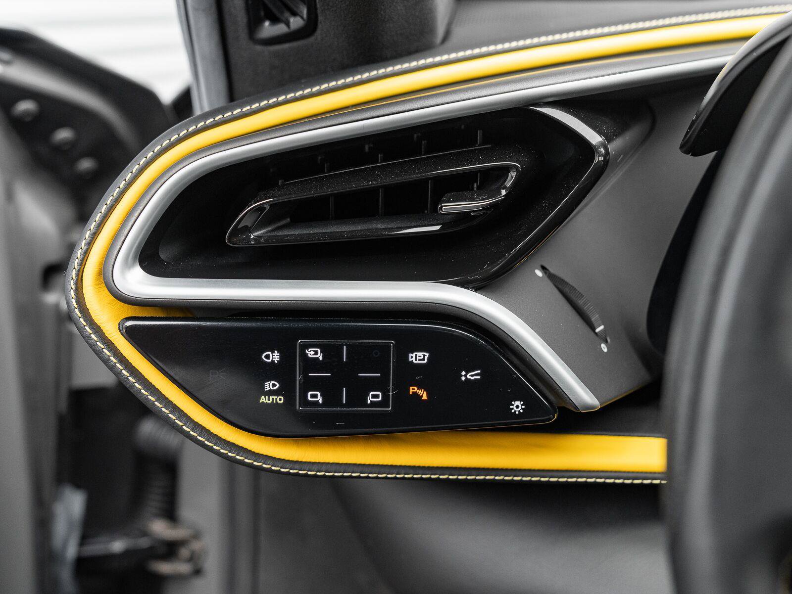 Used 2024 Ferrari 296 GTB RWD image 40