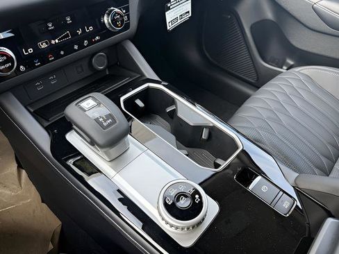 New 2026 Mitsubishi Outlander SEL FWD image 22