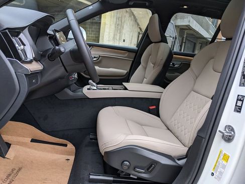 New 2026 Volvo XC90 B5 Core AWD/4WD image 11