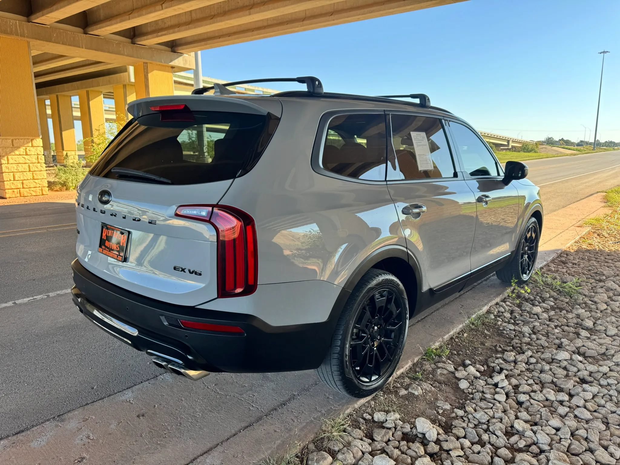 Used 2021 Kia Telluride EX w/ EX Premium Package AWD/4WD image 3