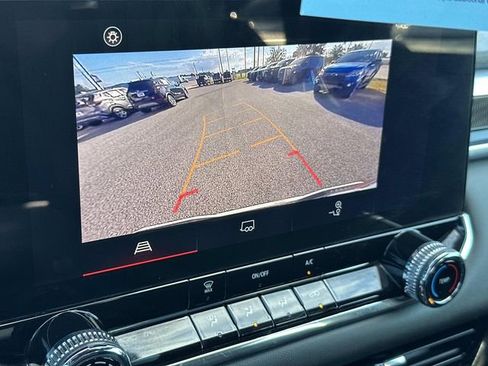 Used 2023 GMC Canyon Elevation image 25