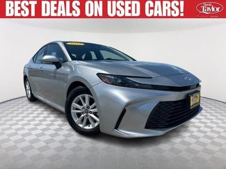 Used 2025 Toyota Camry LE FWD video 1