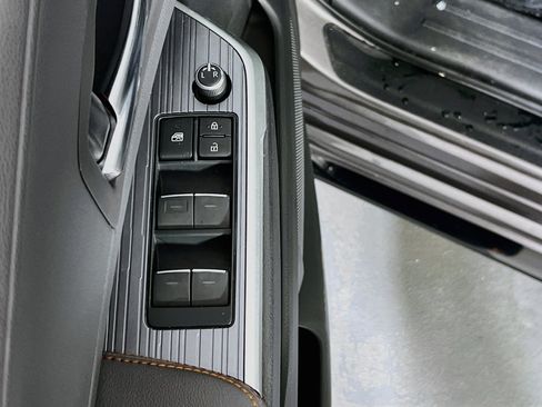 Used 2022 Toyota Sienna XSE AWD/4WD image 18