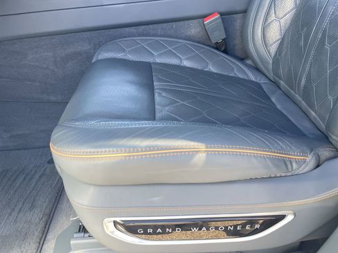 Used 2022 Jeep Grand Wagoneer Series III w/ Flexible Seating Group image 19