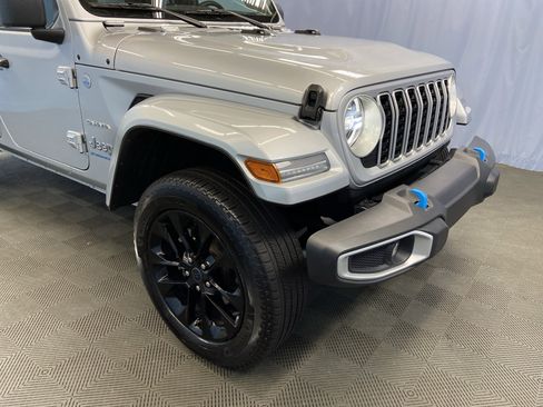 Used 2024 Jeep Wrangler Sahara image 50