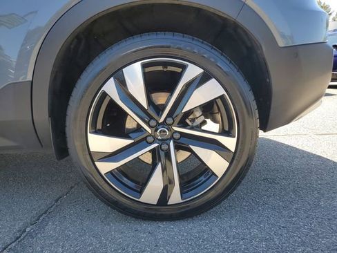 Used 2023 Volvo XC40 B5 Plus w/ Climate Package AWD/4WD image 11