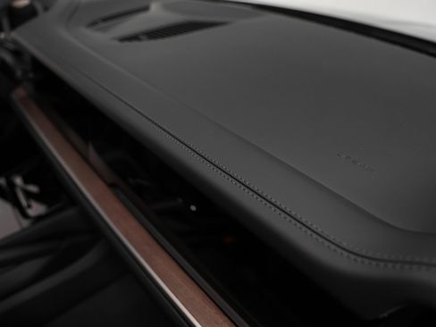 Certified 2025 Porsche Cayenne image 21