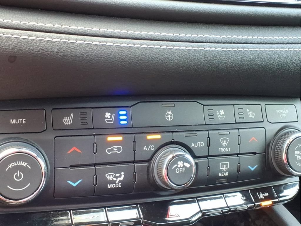Used 2024 Dodge Durango SRT AWD/4WD image 7