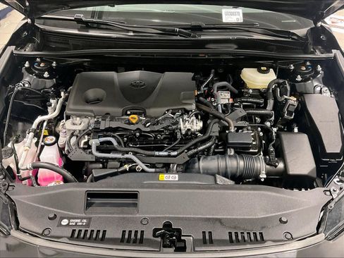 Used 2025 Toyota Camry SE image 29
