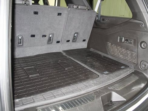 Used 2023 Chevrolet Suburban RST w/ Sport Performance Package image 23