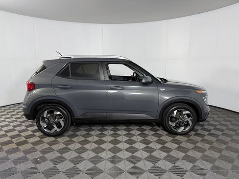 Used 2025 Hyundai Venue SEL FWD image 6