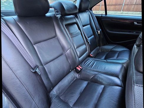 Used 2005 Volvo S60 2.5T image 26