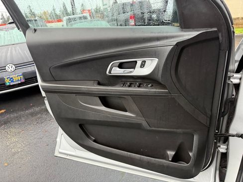 Used 2017 Chevrolet Equinox LT w/ Convenience Package image 23