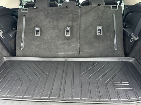 Used 2024 Nissan Pathfinder SV w/ SV Premium Package image 17