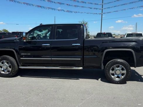 Used 2016 GMC Sierra 2500 SLT w/ Duramax Plus Package AWD/4WD image 4