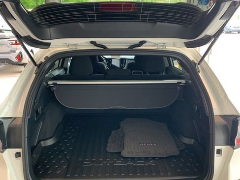 Certified 2025 Subaru Outback Premium AWD/4WD image 10
