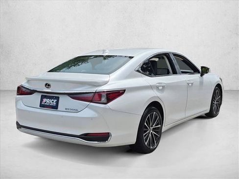 Used 2025 Lexus ES 300h w/ Premium Package FWD image 5