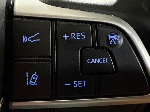 Used 2022 Toyota Highlander Platinum AWD/4WD image 17