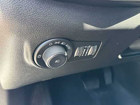 Certified 2024 Jeep Compass Latitude AWD/4WD image 27