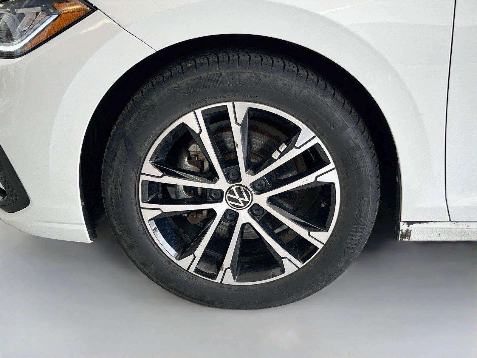 Used 2025 Volkswagen Jetta Sport FWD image 28