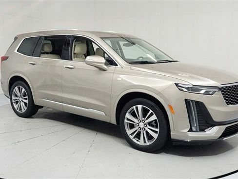 Certified 2022 Cadillac XT6 Premium Luxury image 7