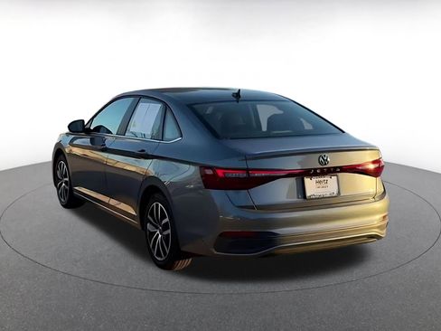 Used 2025 Volkswagen Jetta SE image 11