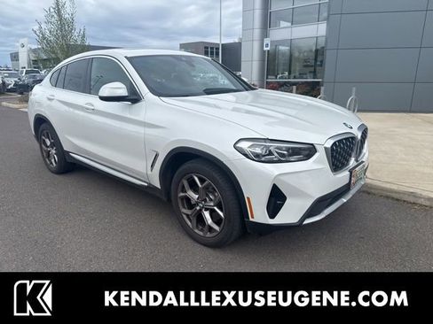 Used 2022 BMW X4 xDrive30i w/ Premium Package image 1