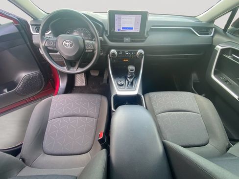 Used 2025 Toyota RAV4 XLE w/ Convenience Package AWD/4WD image 4