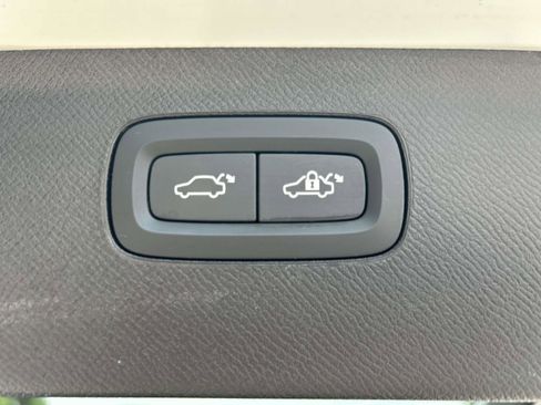 Certified 2023 Volvo XC90 B6 Plus AWD/4WD image 17